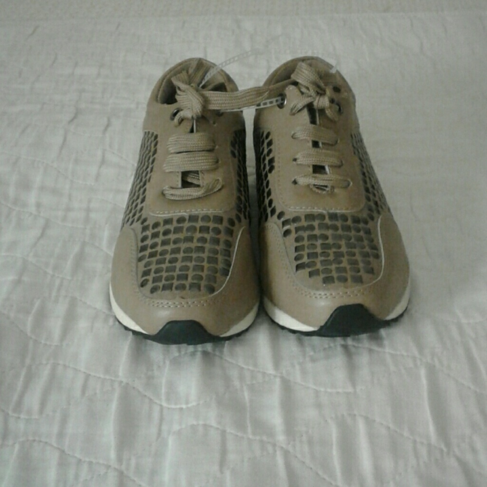 Link Shoes